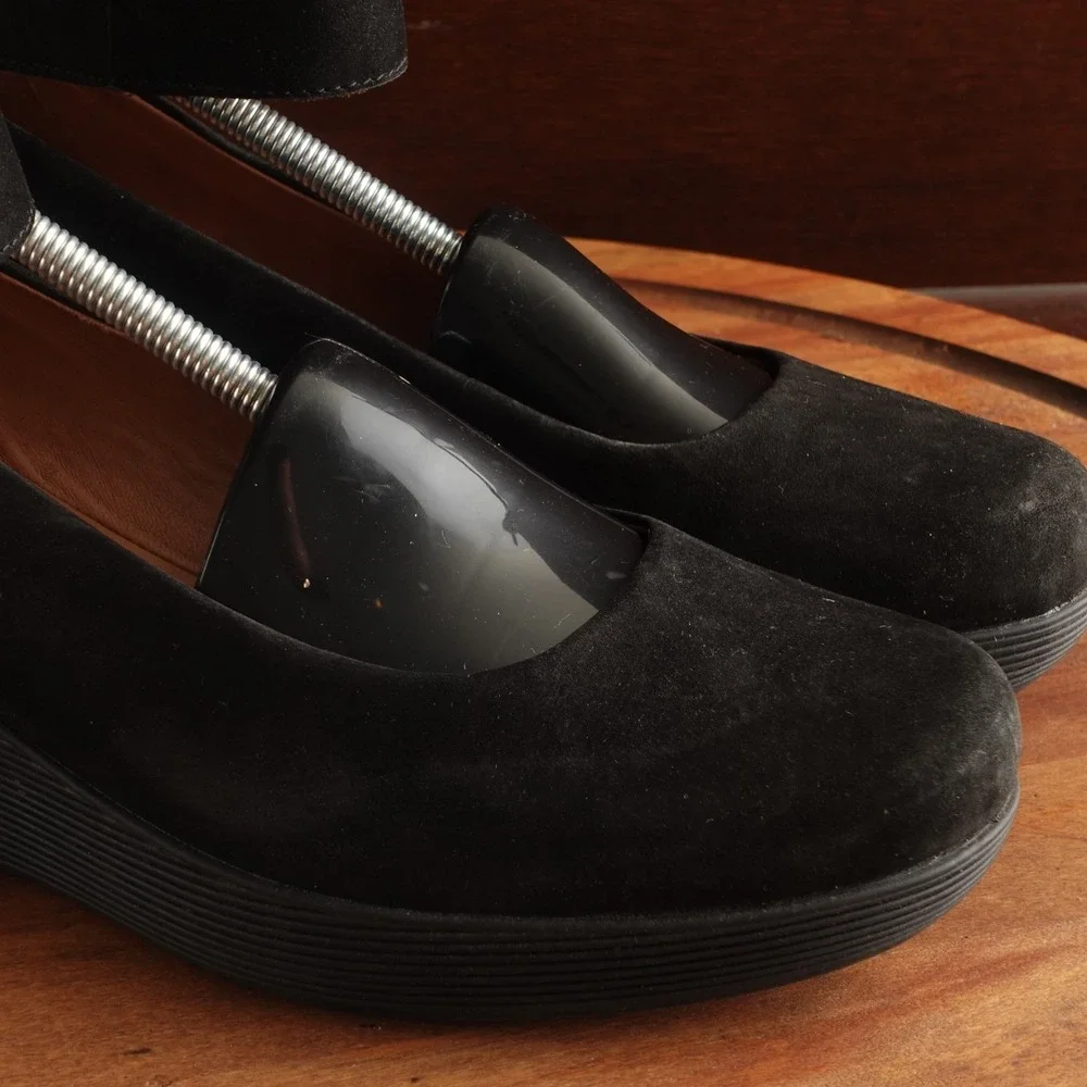 Clarks Shoes Womens SZ 9.5M BLK Claribel Fame Wedge Pump Leather Preppy Comfort